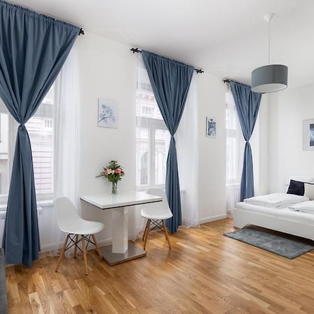 Stay2Gether Blue Vibe Studio - Metro Florenc Prag Eksteriør billede